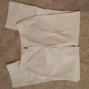 White House Black Market white dress pants in a size 0S.  Excellent condition
